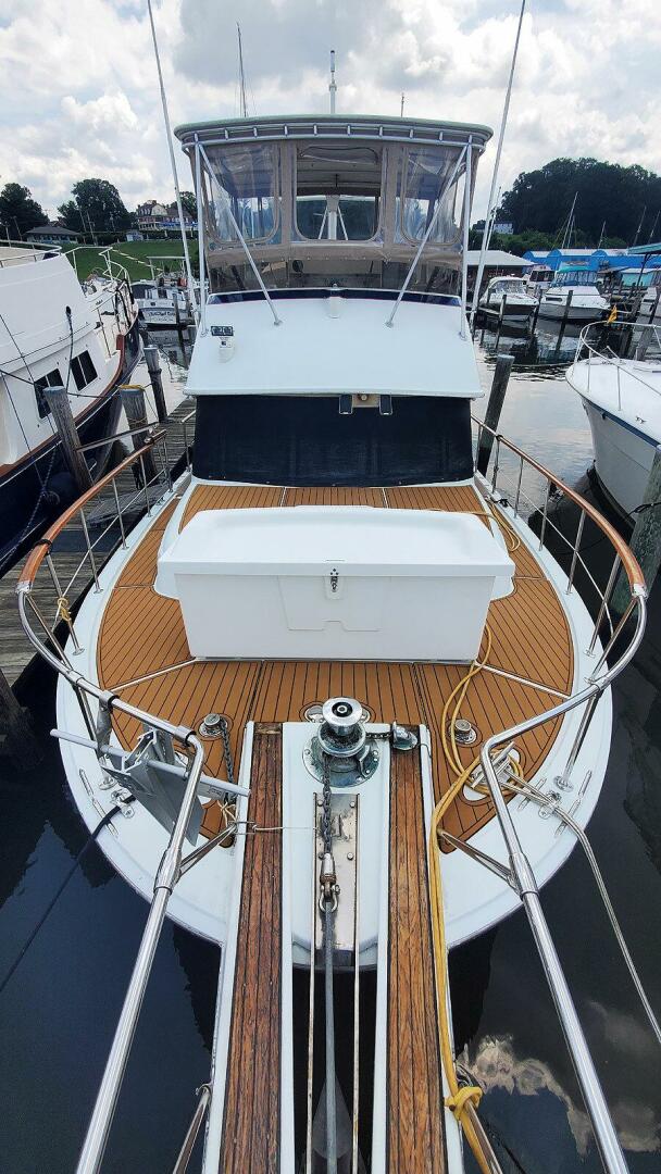 Foredeck Aft