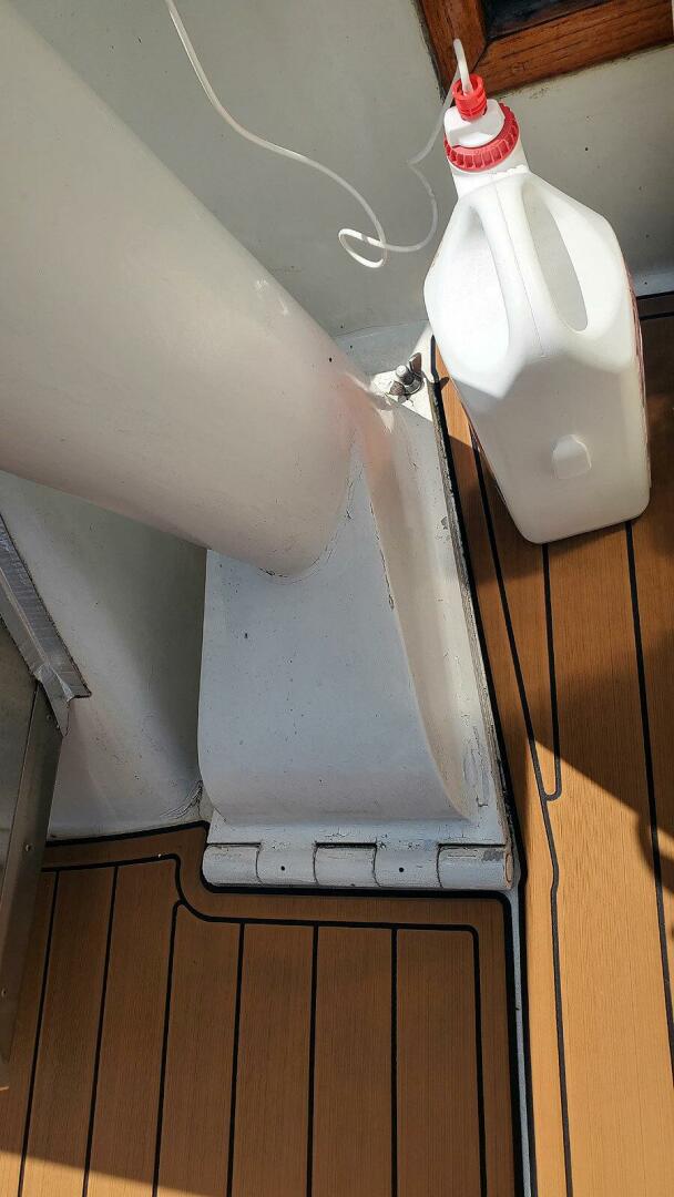 Hinged Mast