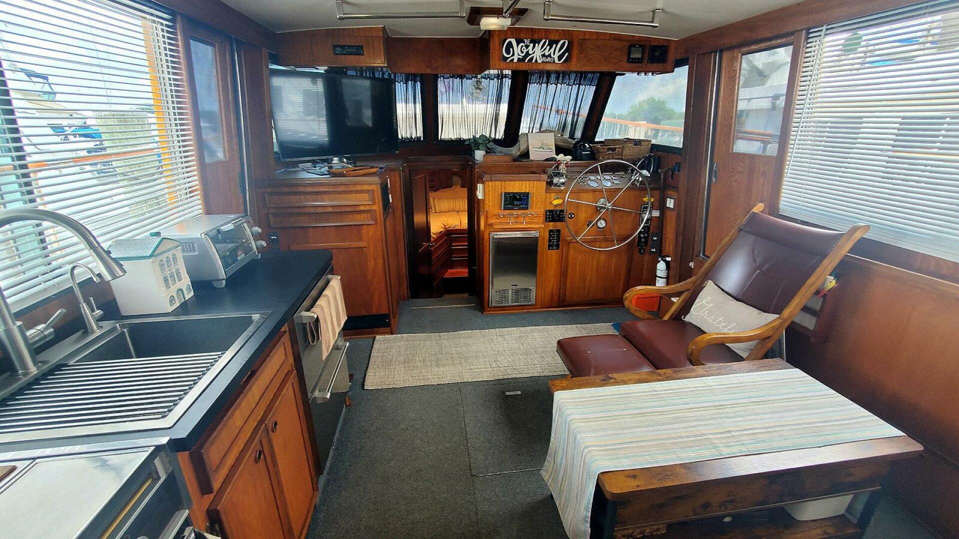 Main Cabin Forward