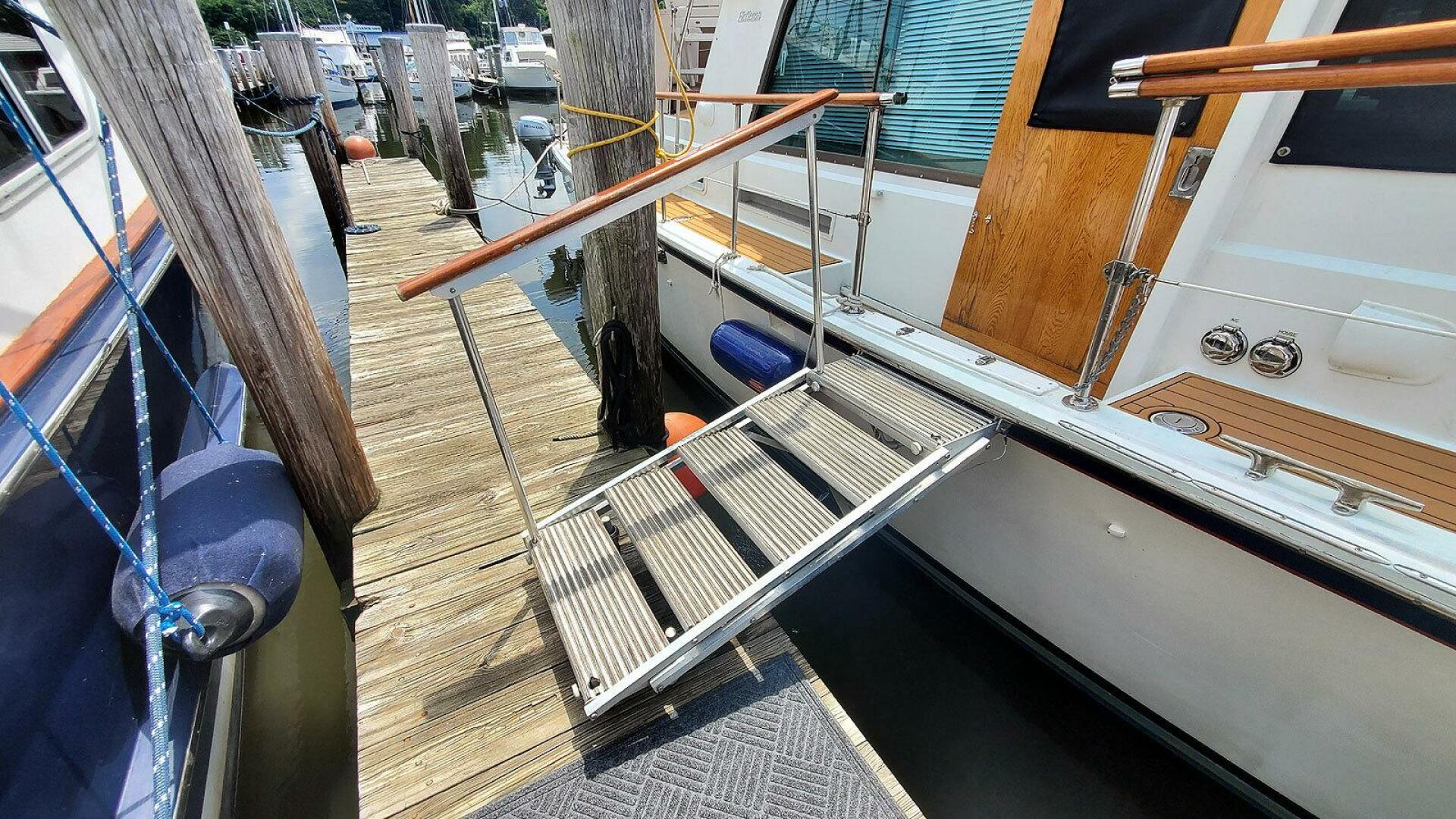 Marquip Boarding Steps