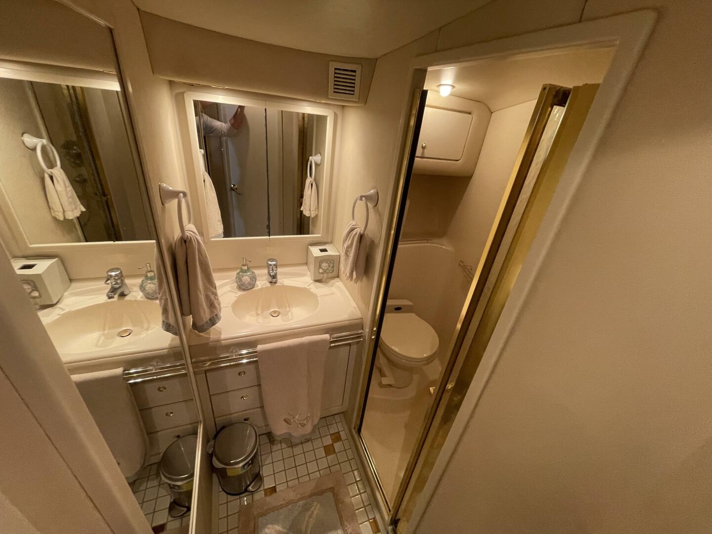 BROWN EYED GIRLS 63ft Sea Ray Yacht For Sale