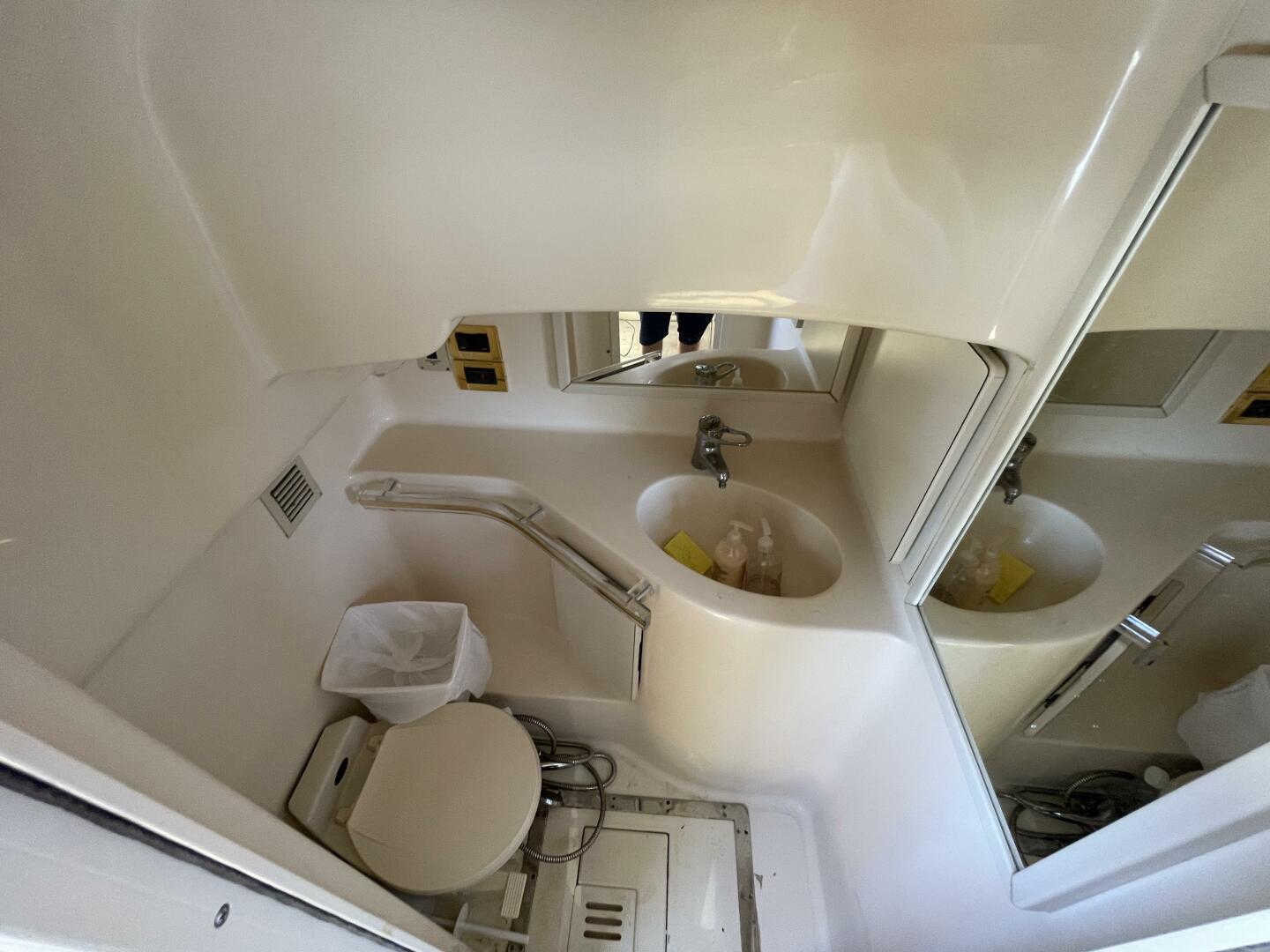 BROWN EYED GIRLS 63ft Sea Ray Yacht For Sale
