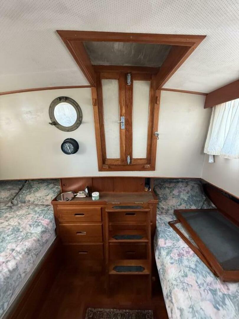 Light Dancing 36ft Grand Banks Yacht For Sale