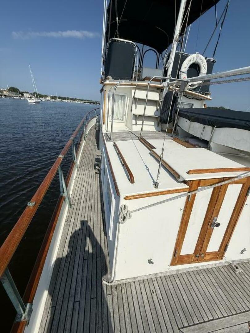 Light Dancing 36ft Grand Banks Yacht For Sale