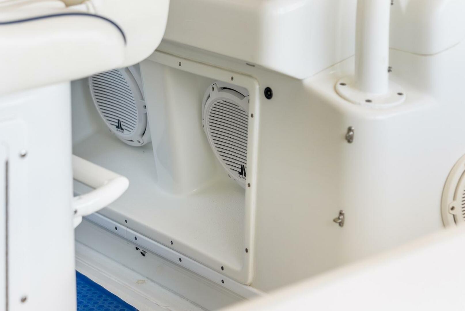 2015 Yellowfin 39 boat interior with built-in speakers and w