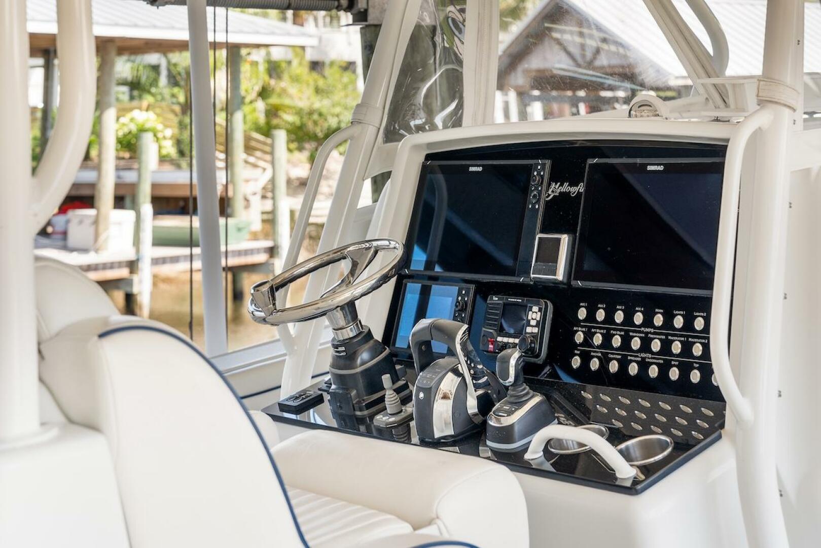 2015 Yellowfin 39 boat helm with dual screens and control pa