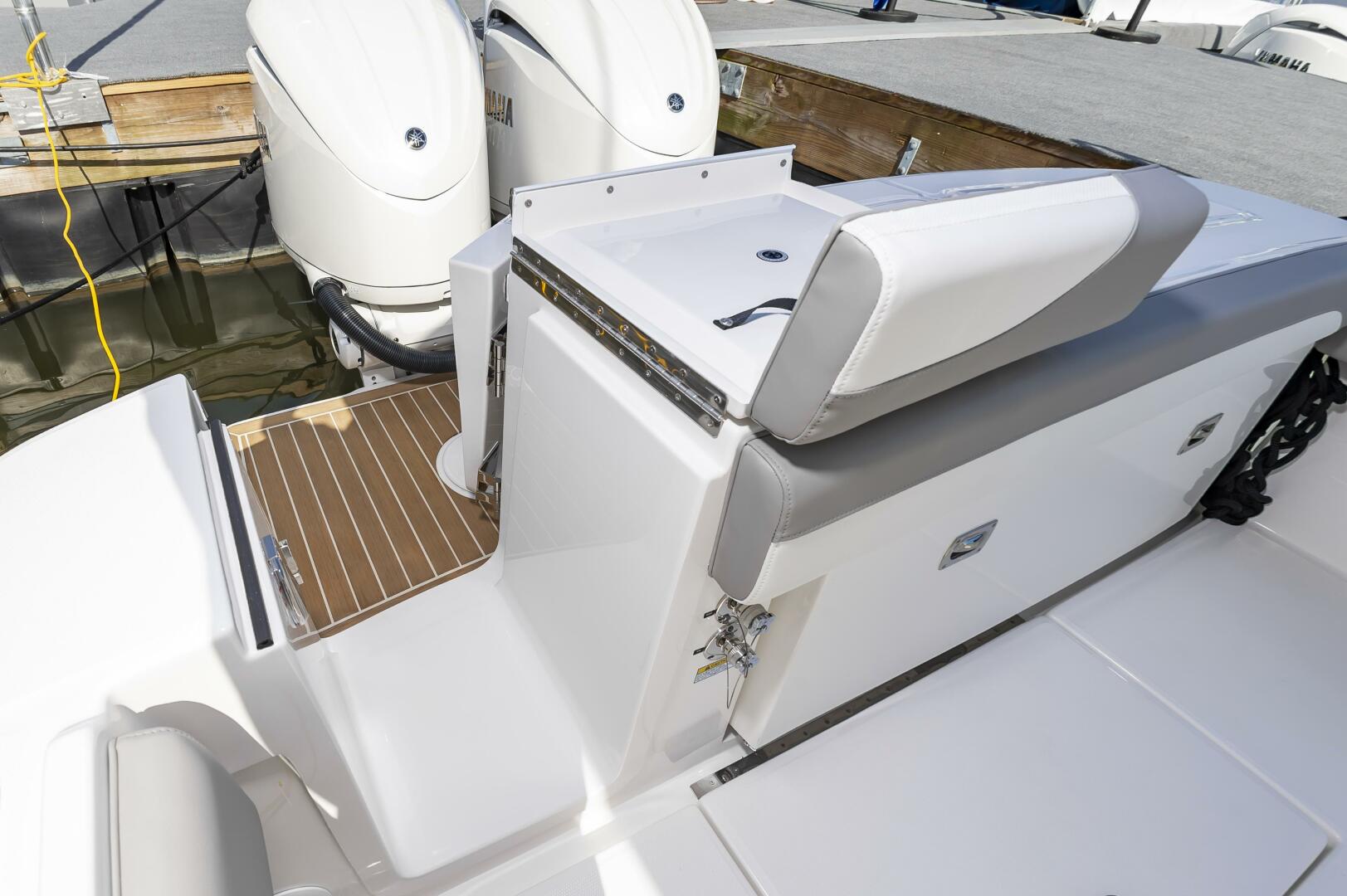 25RegulatorHull377_015