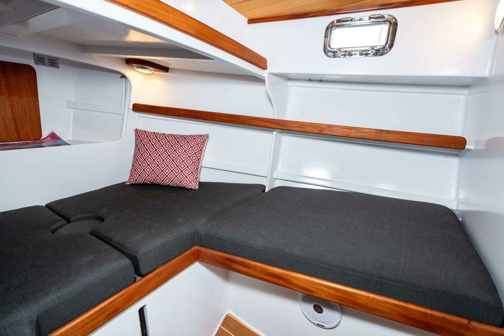 ANNE ELISE 33ft Devlin Yacht For Sale ANNE ELISE 33ft Devlin Yacht For Sale