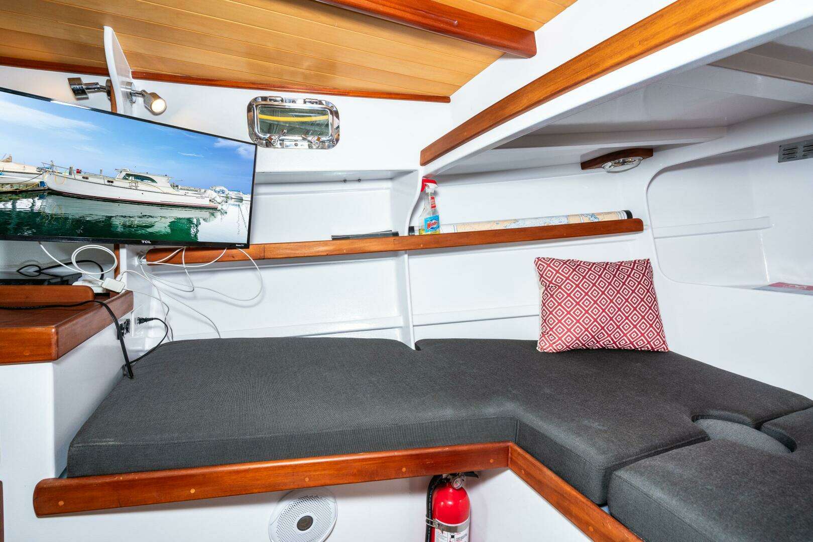 ANNE ELISE 33ft Devlin Yacht For Sale ANNE ELISE 33ft Devlin Yacht For Sale