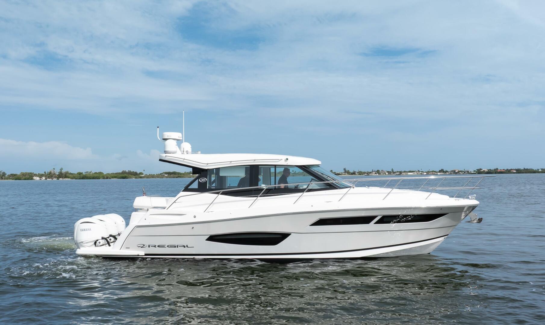 Regal XO 38 Lady G- Profile