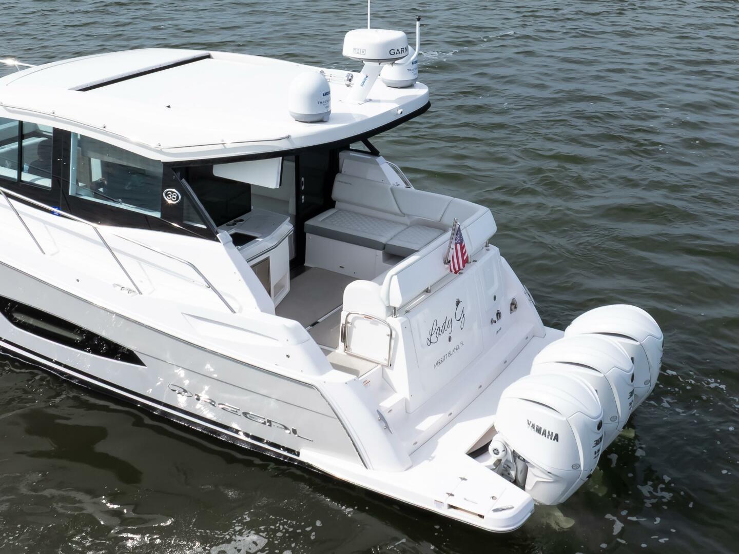 Regal XO 38 Lady G- Profile