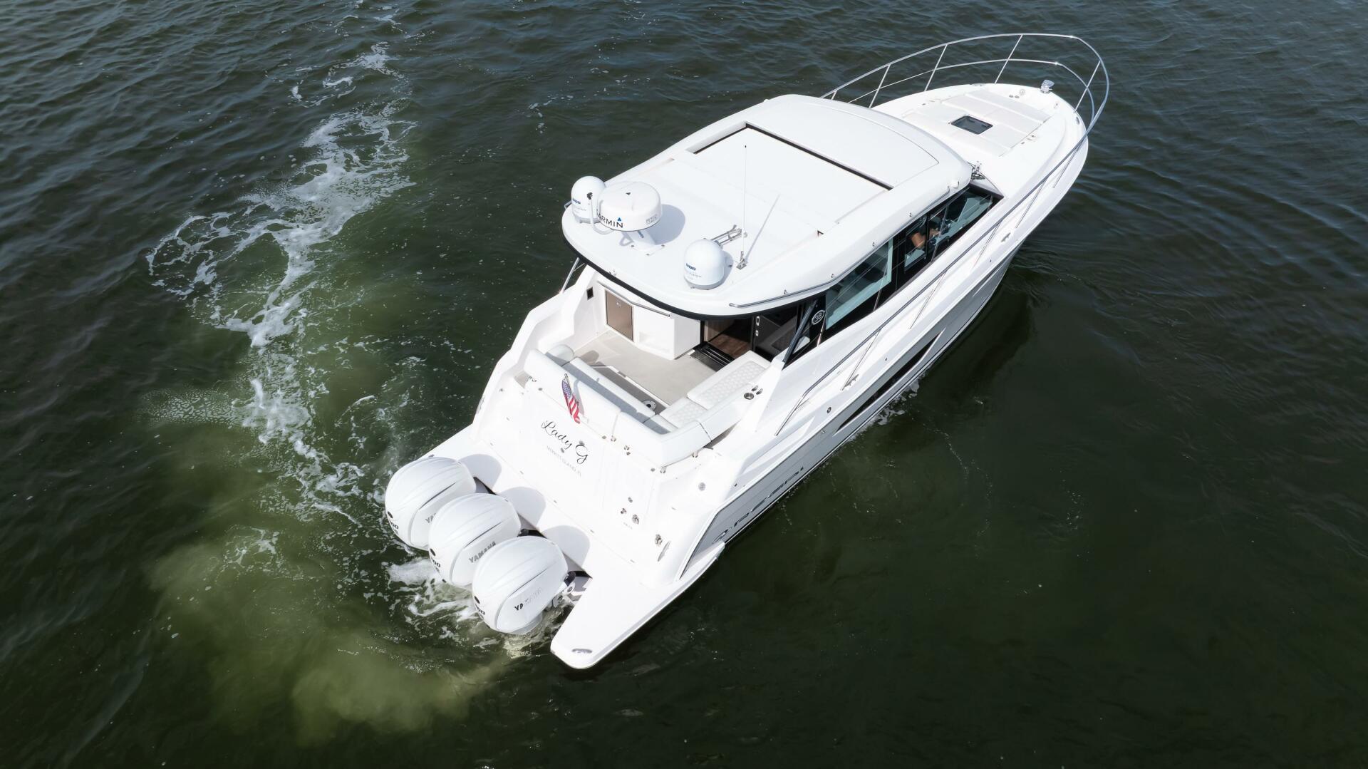 Regal XO 38 Lady G- Profile