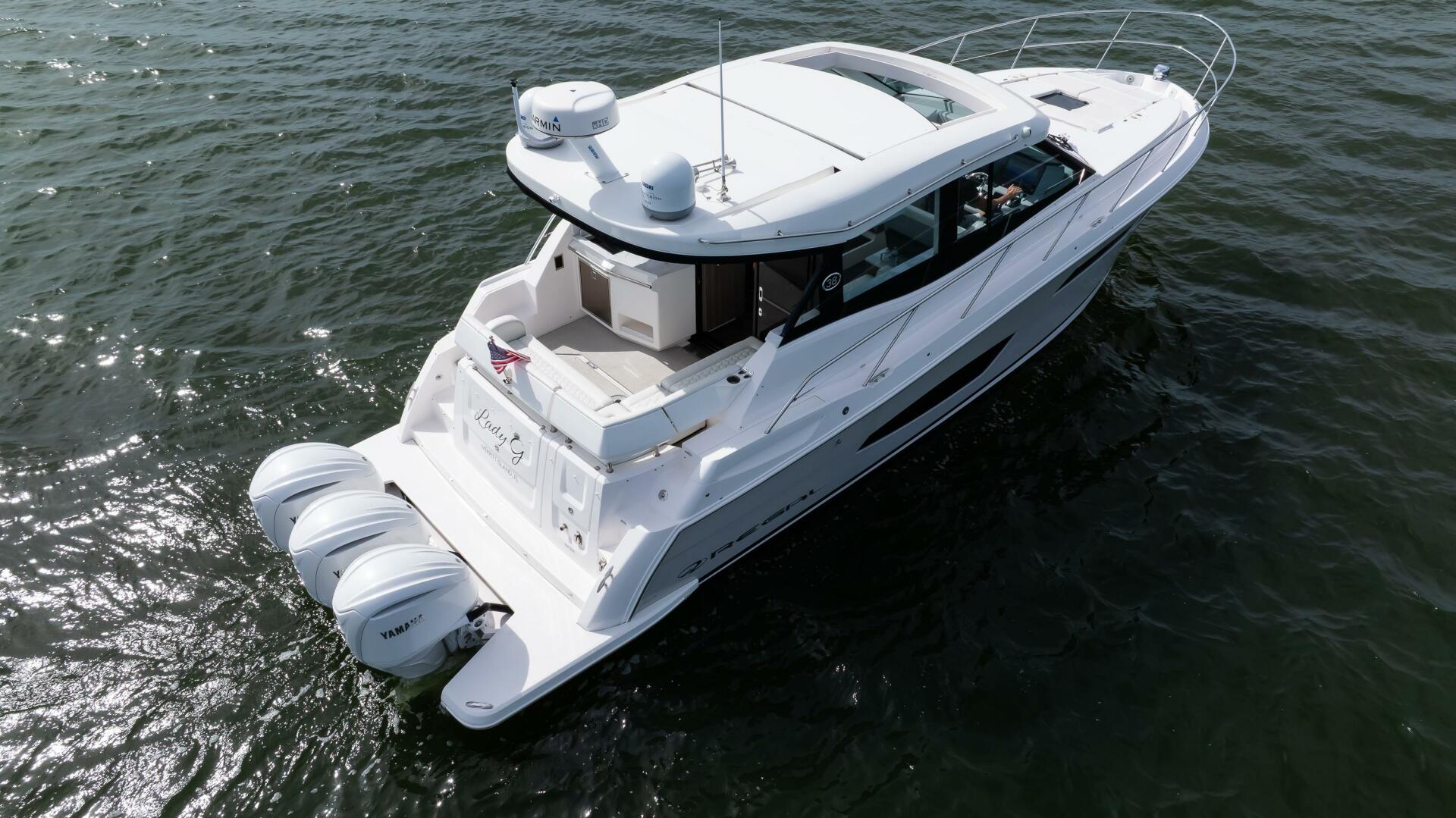 Regal XO 38 Lady G- Profile
