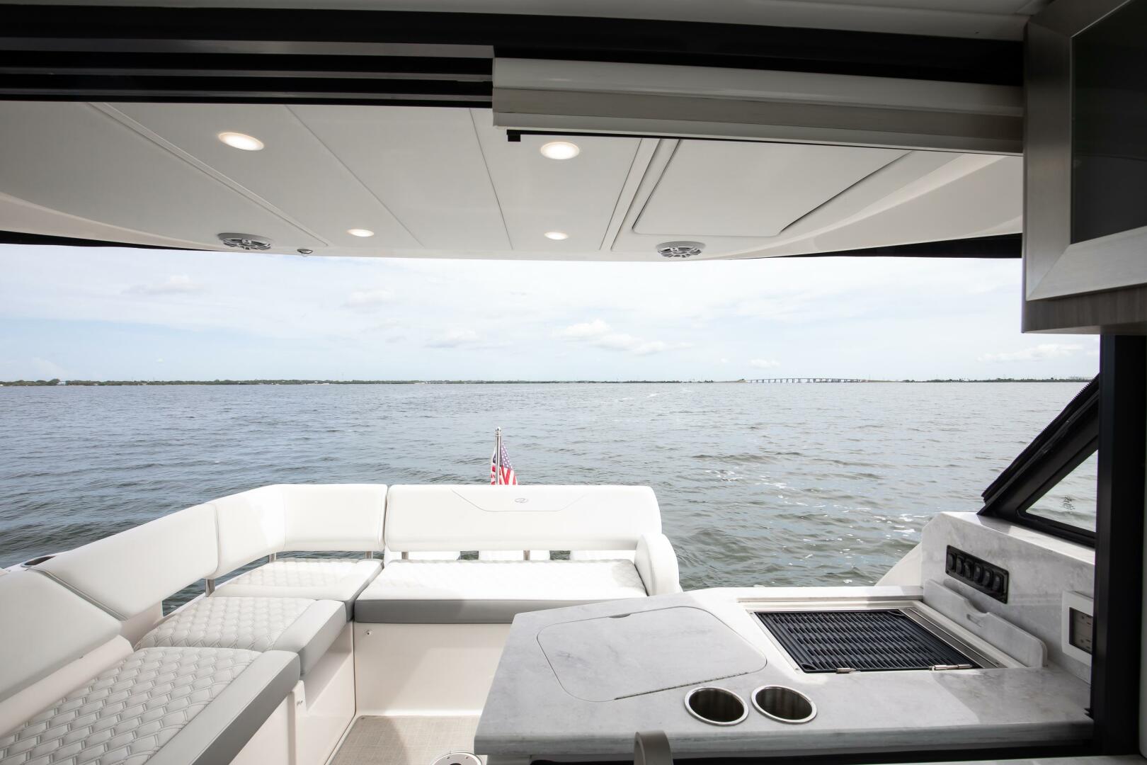 Regal XO 38 Lady G- Seating
