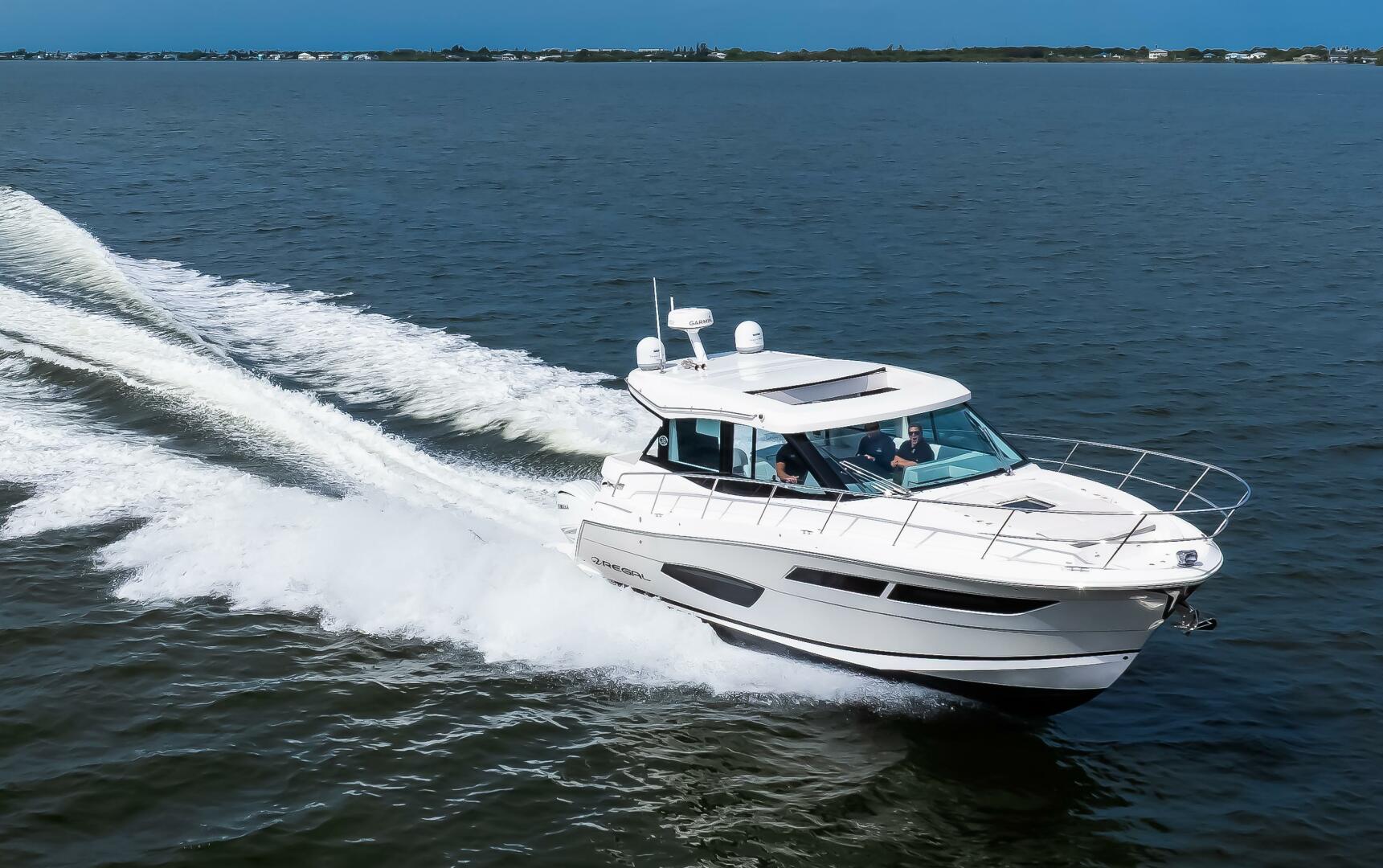Regal XO 38 Lady G- Profile