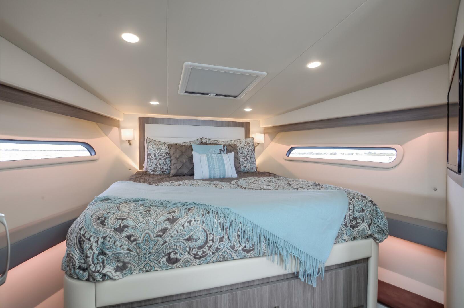 Regal XO 38 Lady G- Stateroom