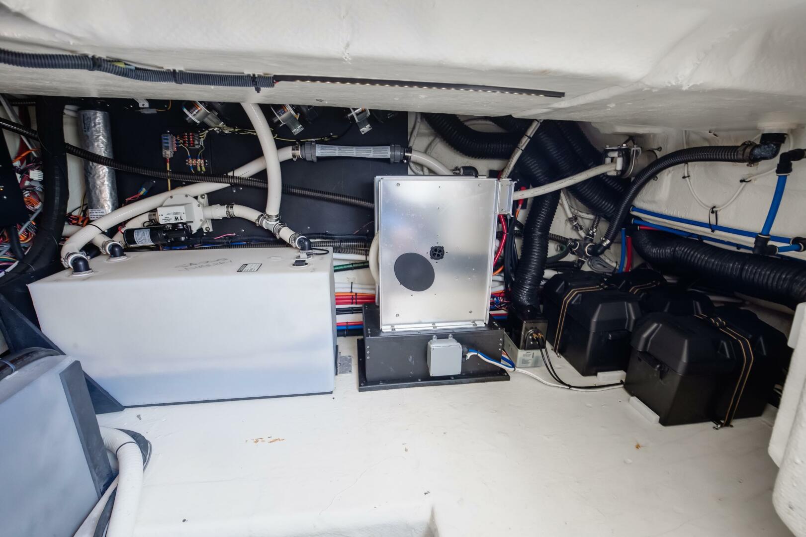 Regal XO 38 Lady G- Engine Room