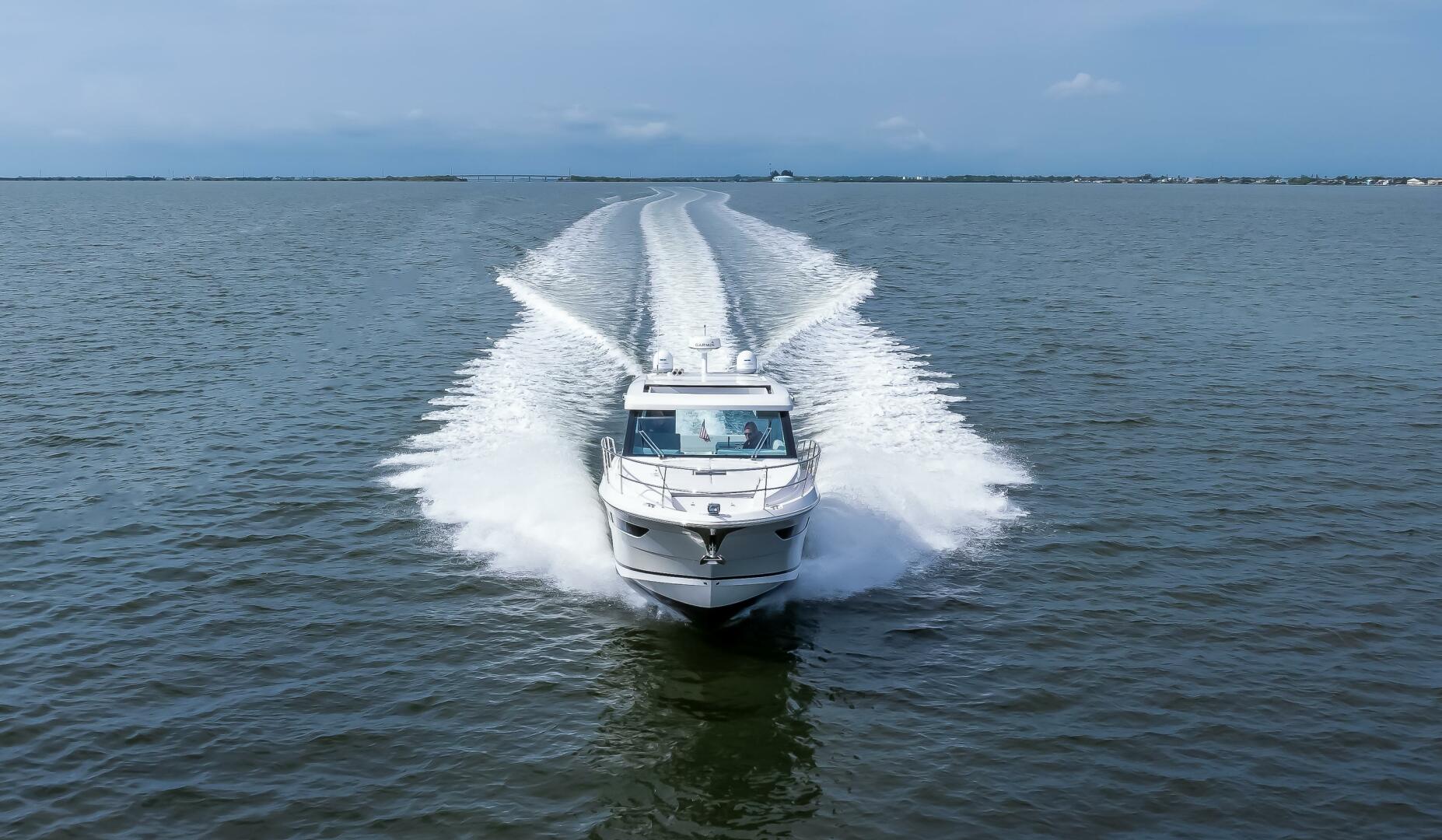 Regal XO 38 Lady G- Profile