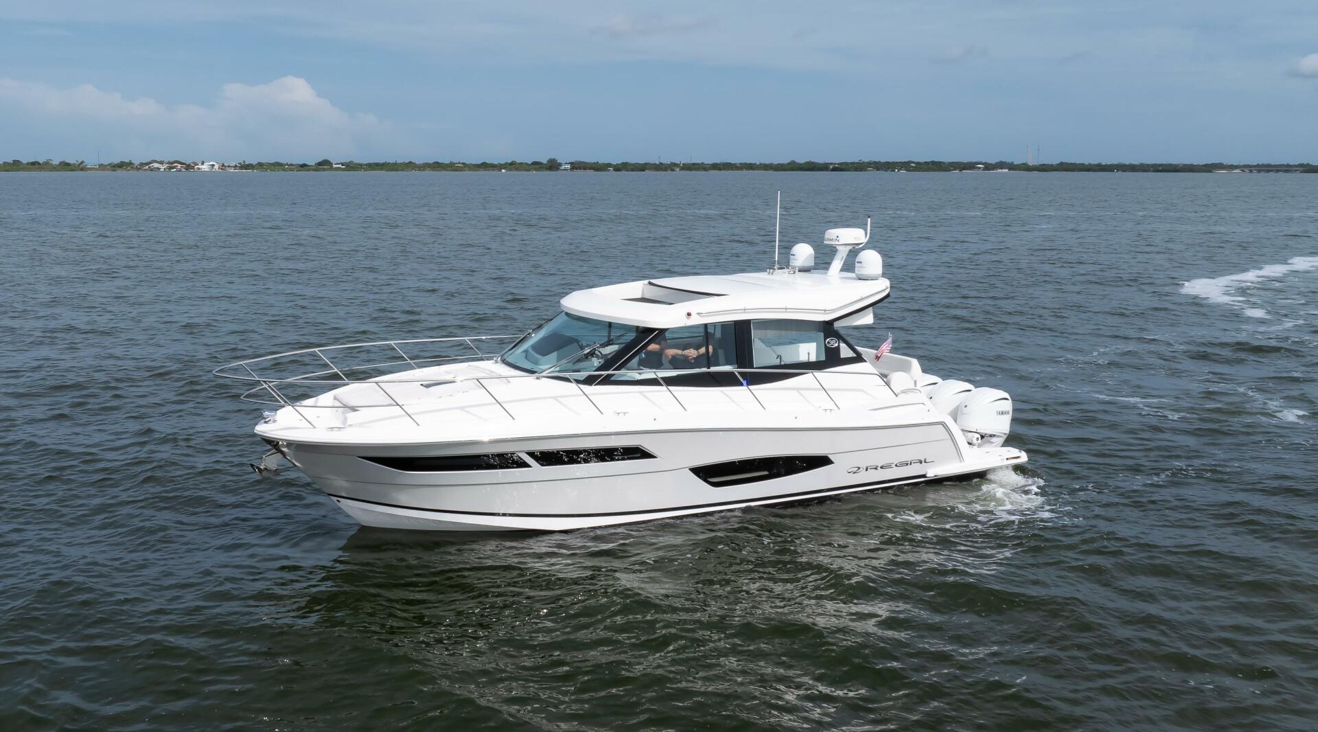 Regal XO 38 Lady G- Profile