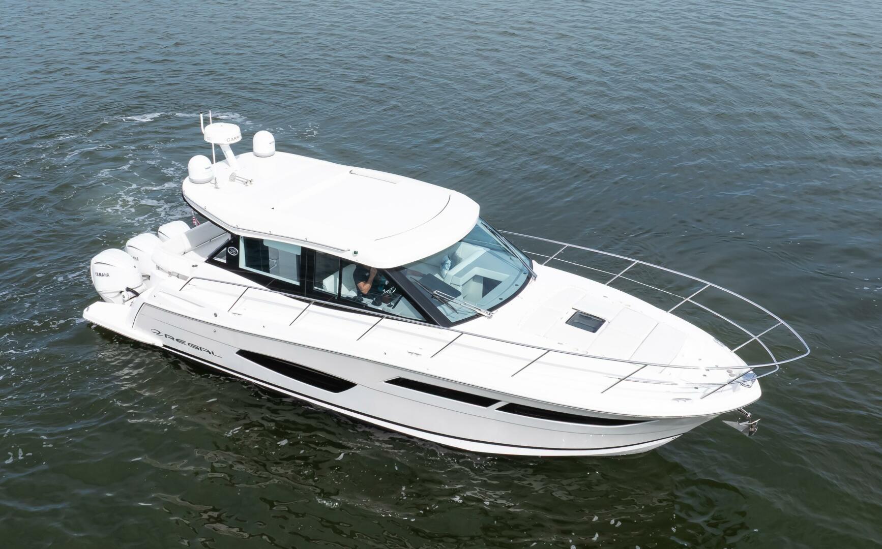 Regal XO 38 Lady G- Profile