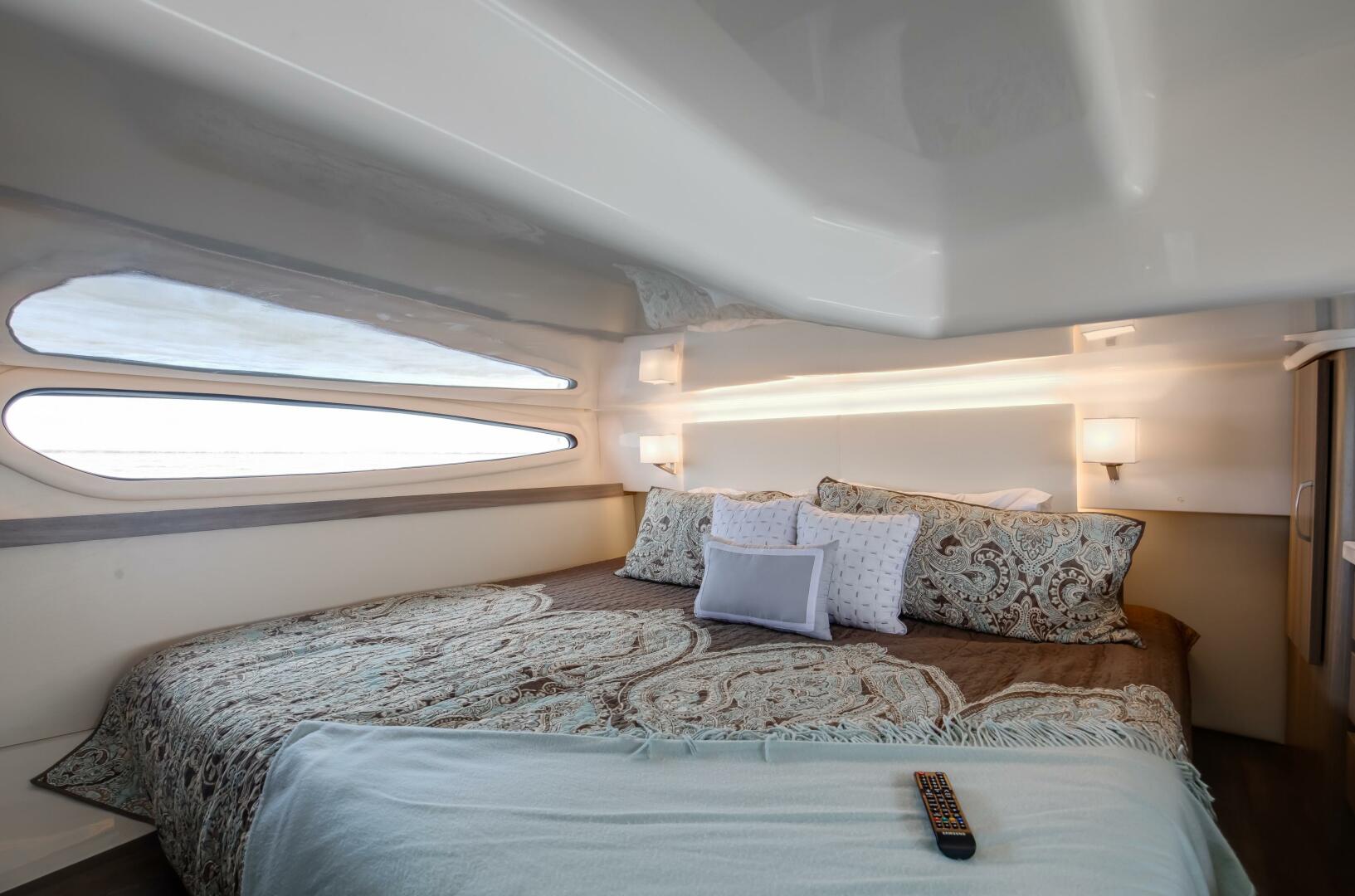 Regal XO 38 Lady G- VIP Stateroom