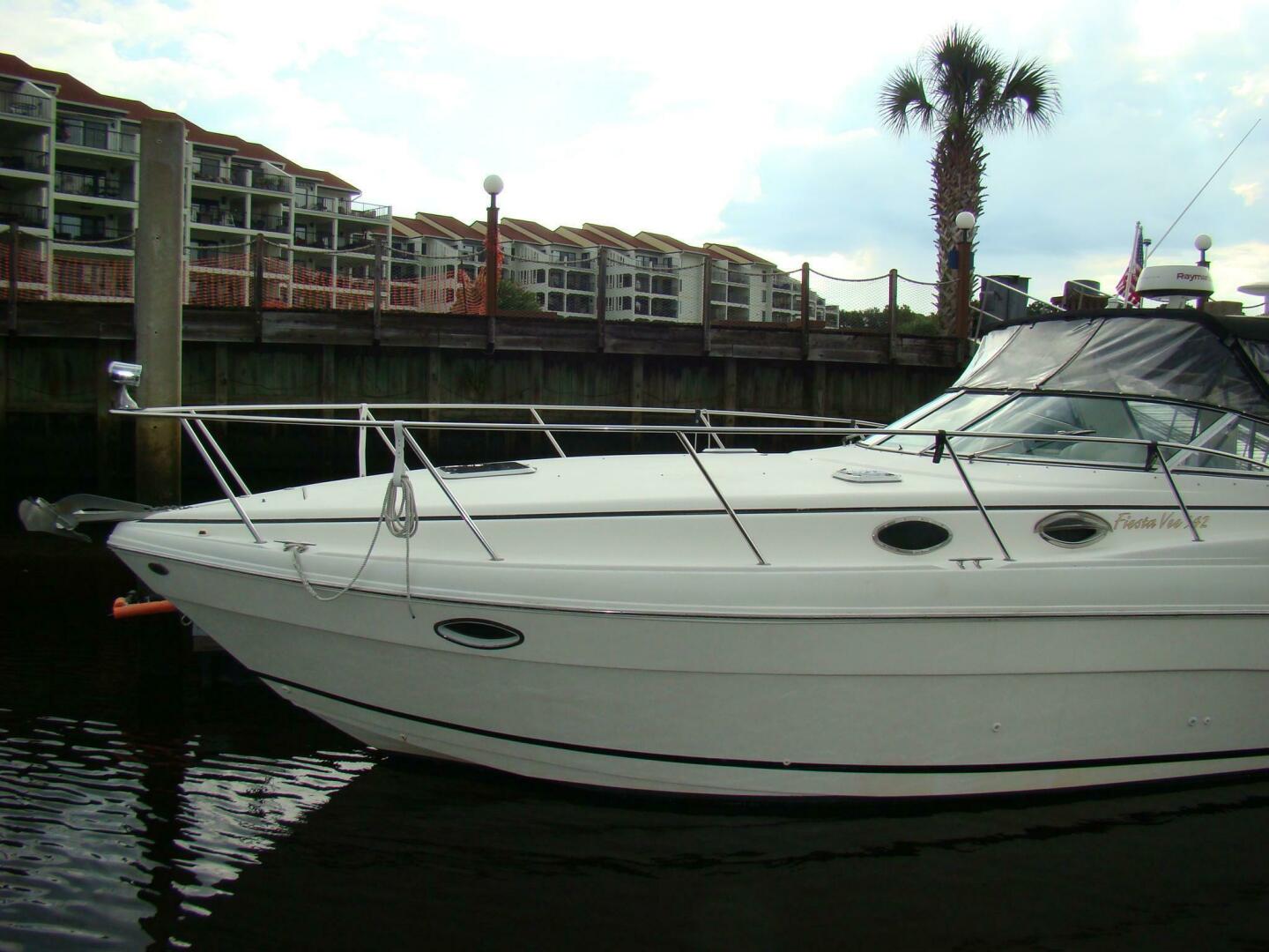 37ft Rinker Yacht For Sale