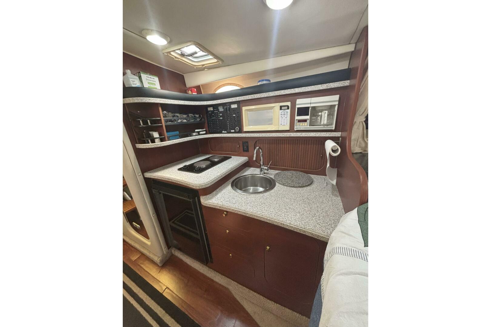 37ft Rinker Yacht For Sale