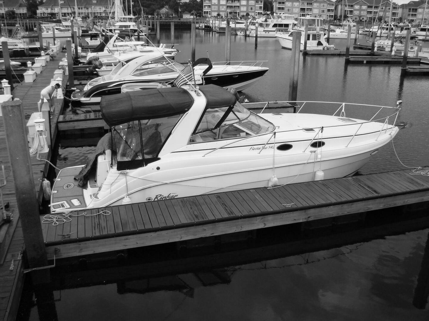 37ft Rinker Yacht For Sale