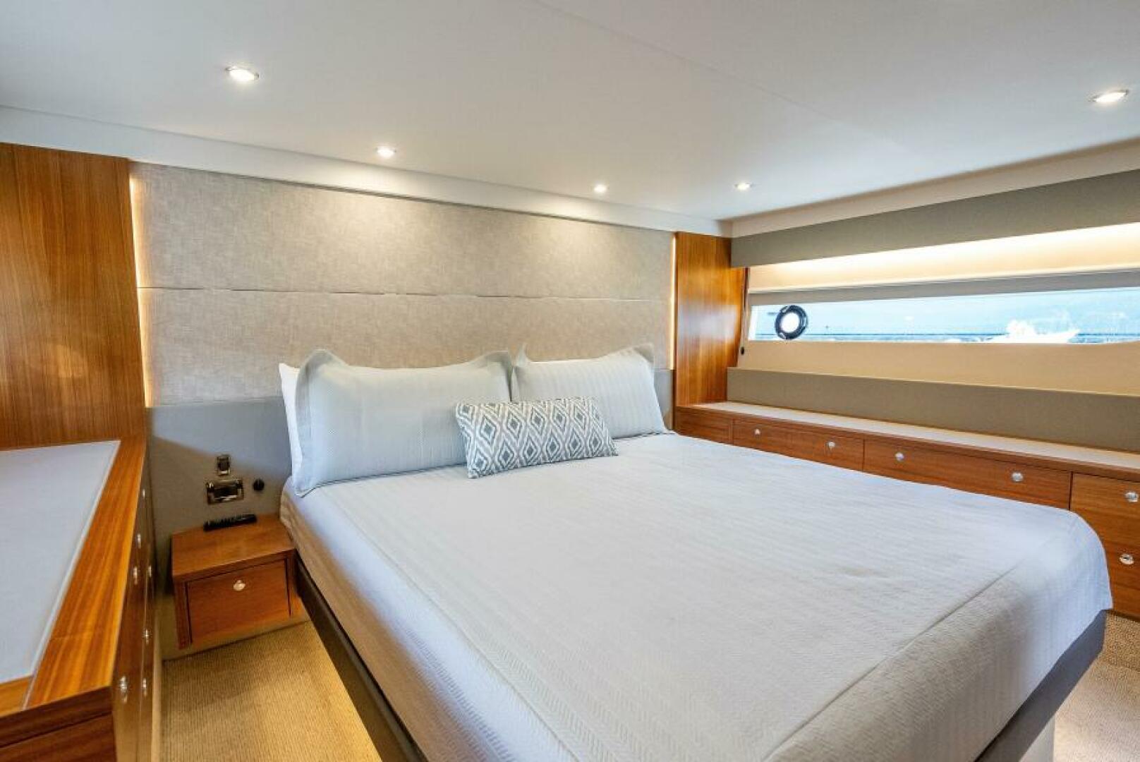 MAN CAVE 50ft Maritimo Yacht For Sale