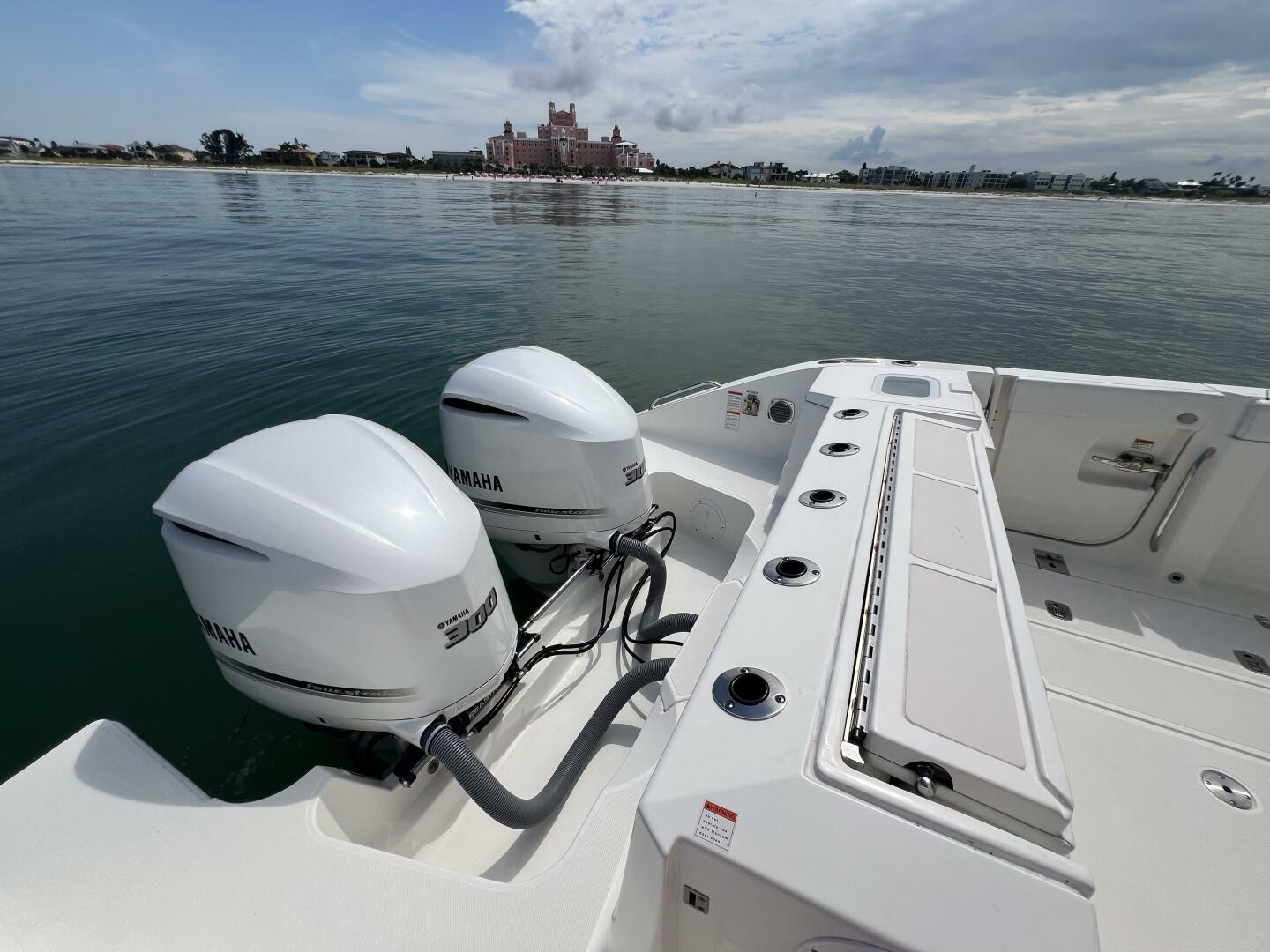 32ft Pursuit Yacht For Sale