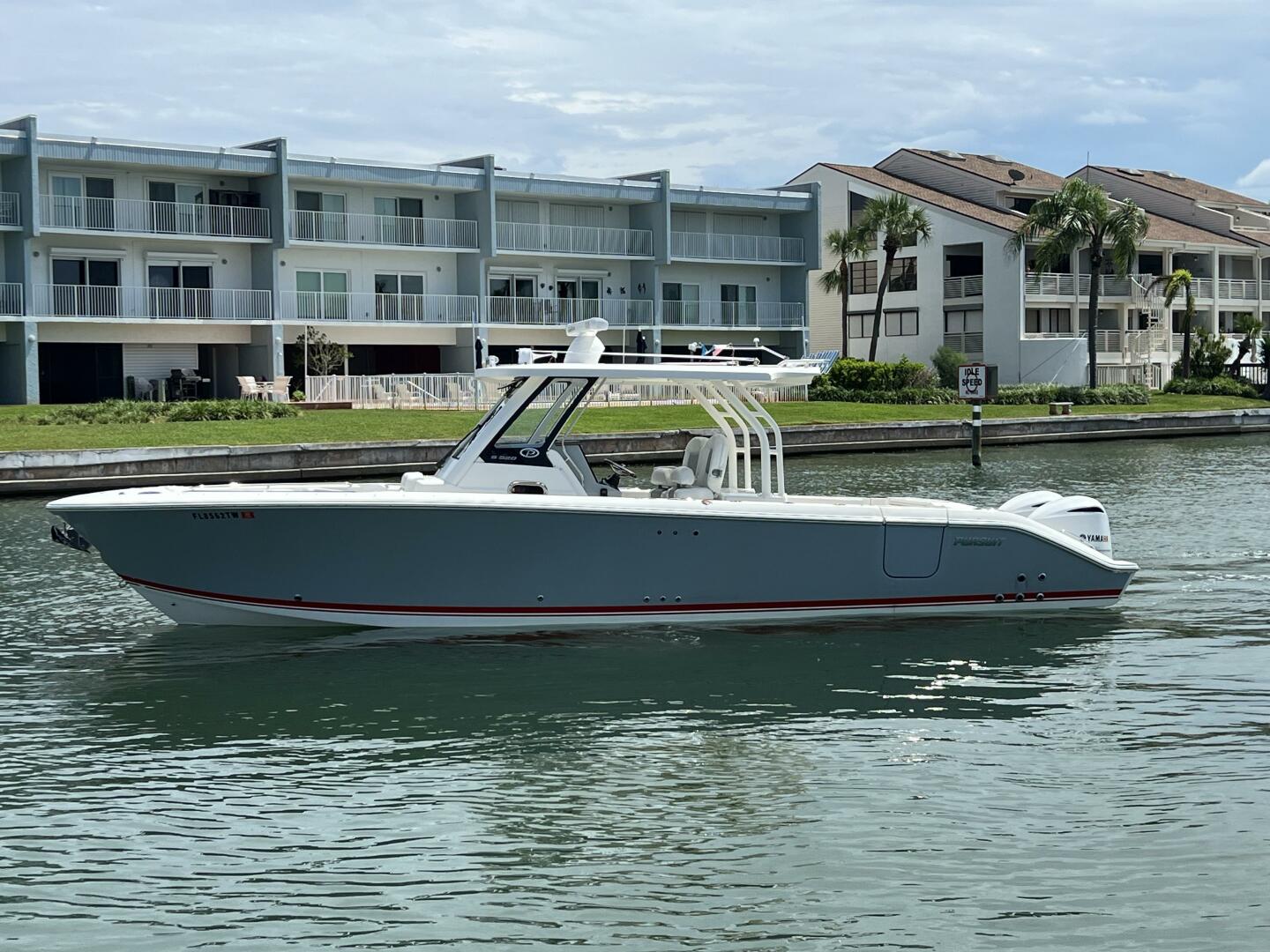 32ft Pursuit Yacht For Sale