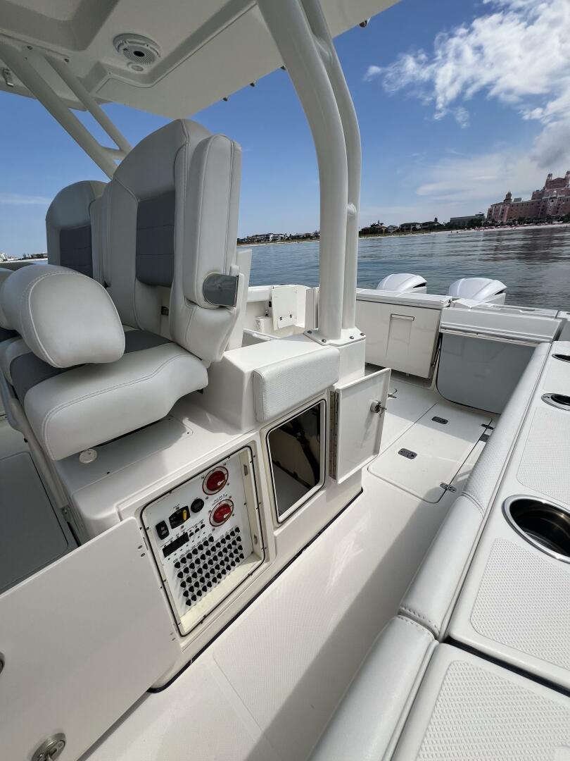 32ft Pursuit Yacht For Sale