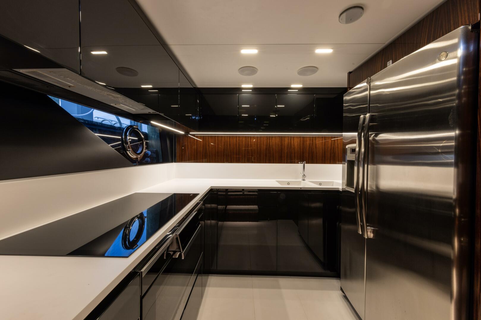 FERRETTI GROUP TRADE 88ft Riva Yacht For Sale
