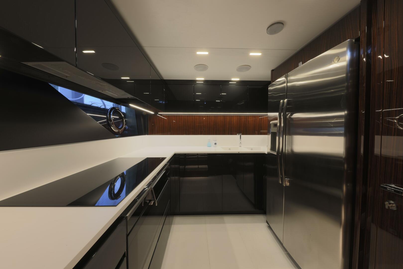 FERRETTI GROUP TRADE 88ft Riva Yacht For Sale