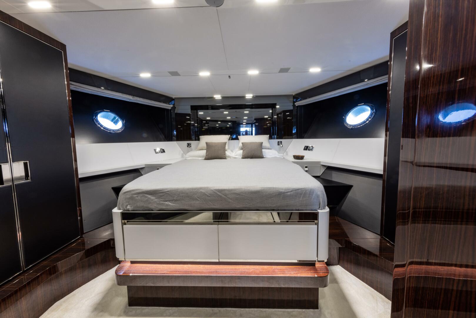 FERRETTI GROUP TRADE 88ft Riva Yacht For Sale