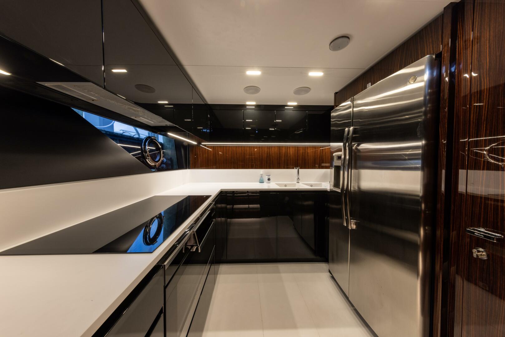 FERRETTI GROUP TRADE 88ft Riva Yacht For Sale
