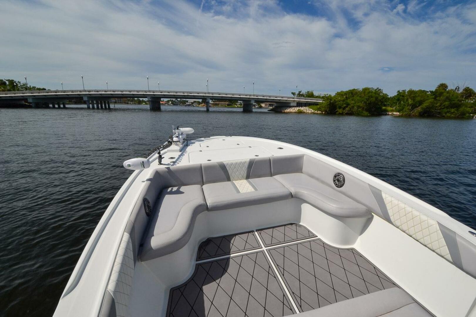 28ft Canyon Bay Yacht For Sale