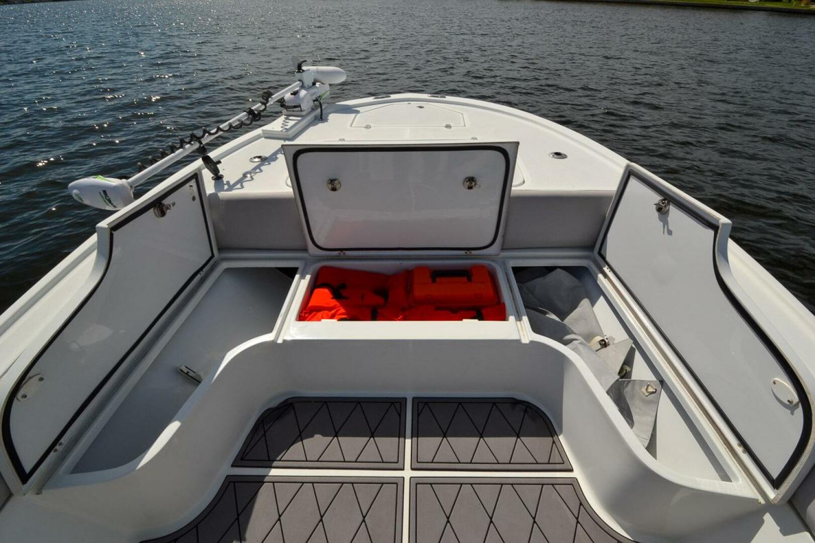 28ft Canyon Bay Yacht For Sale