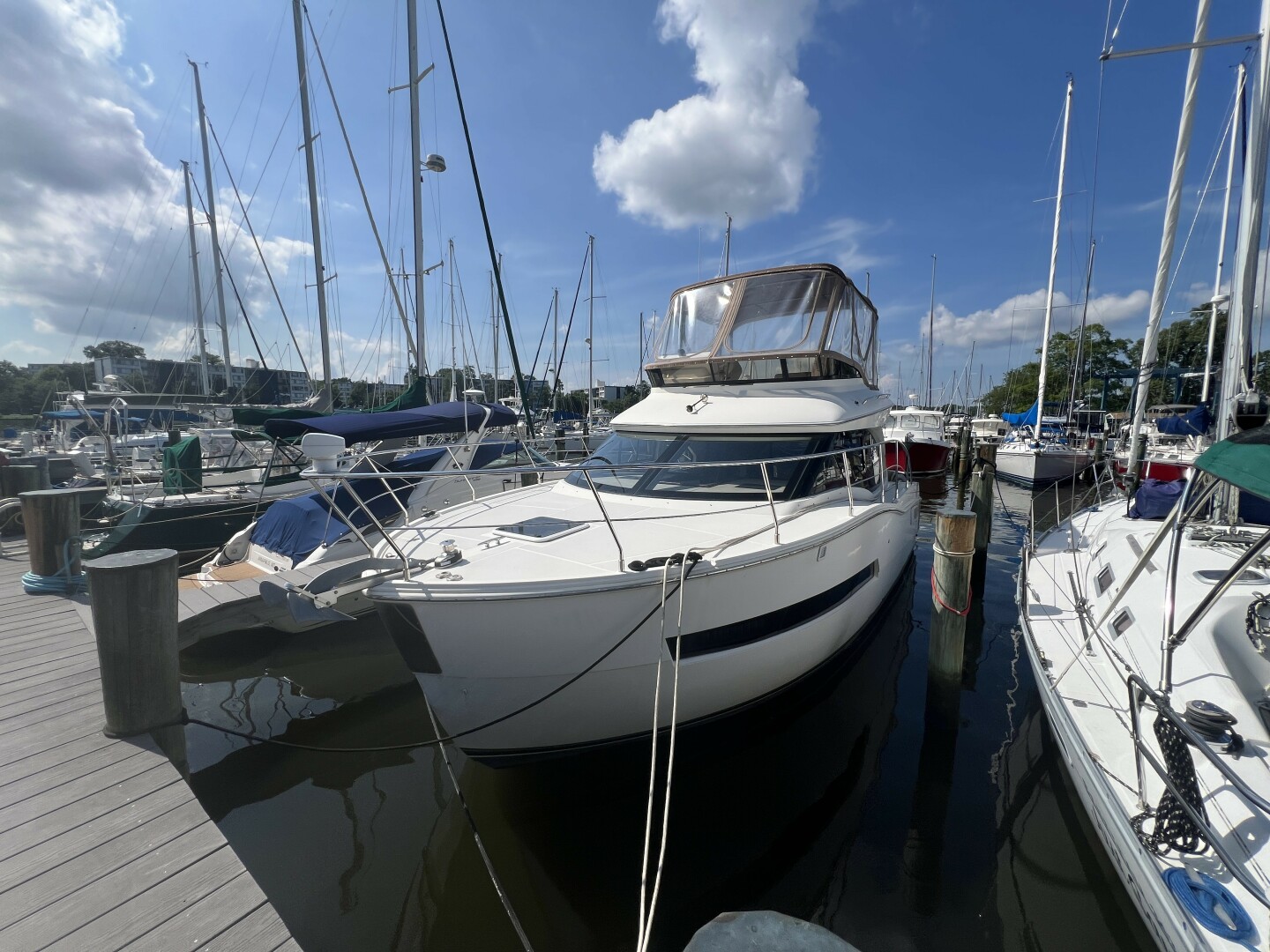 2016 Carver C34 Port Bow