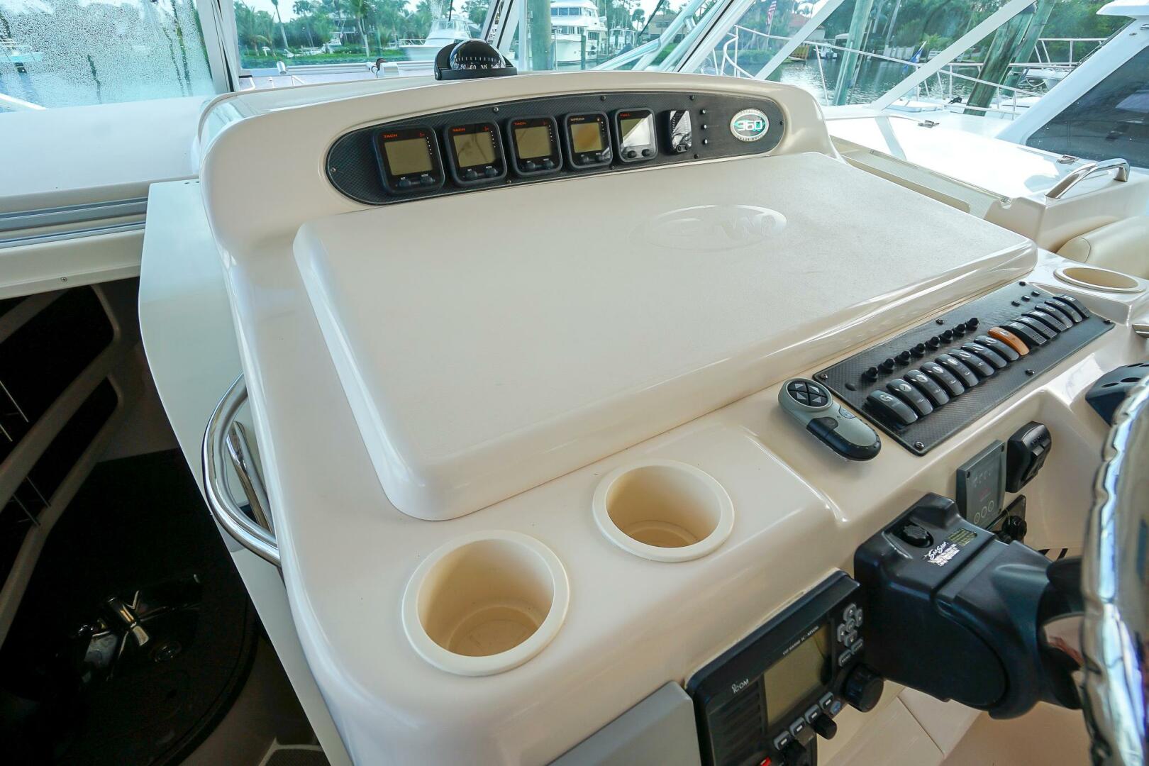 2007 Grady-White Express 360 helm with controls and cup hold