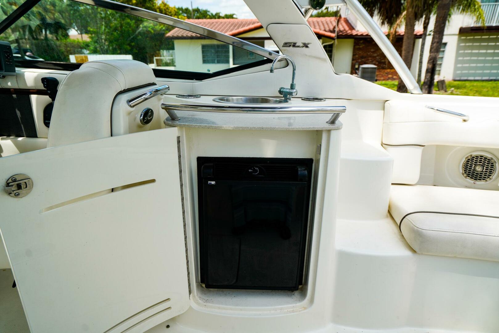 27ft Sea Ray Yacht For Sale