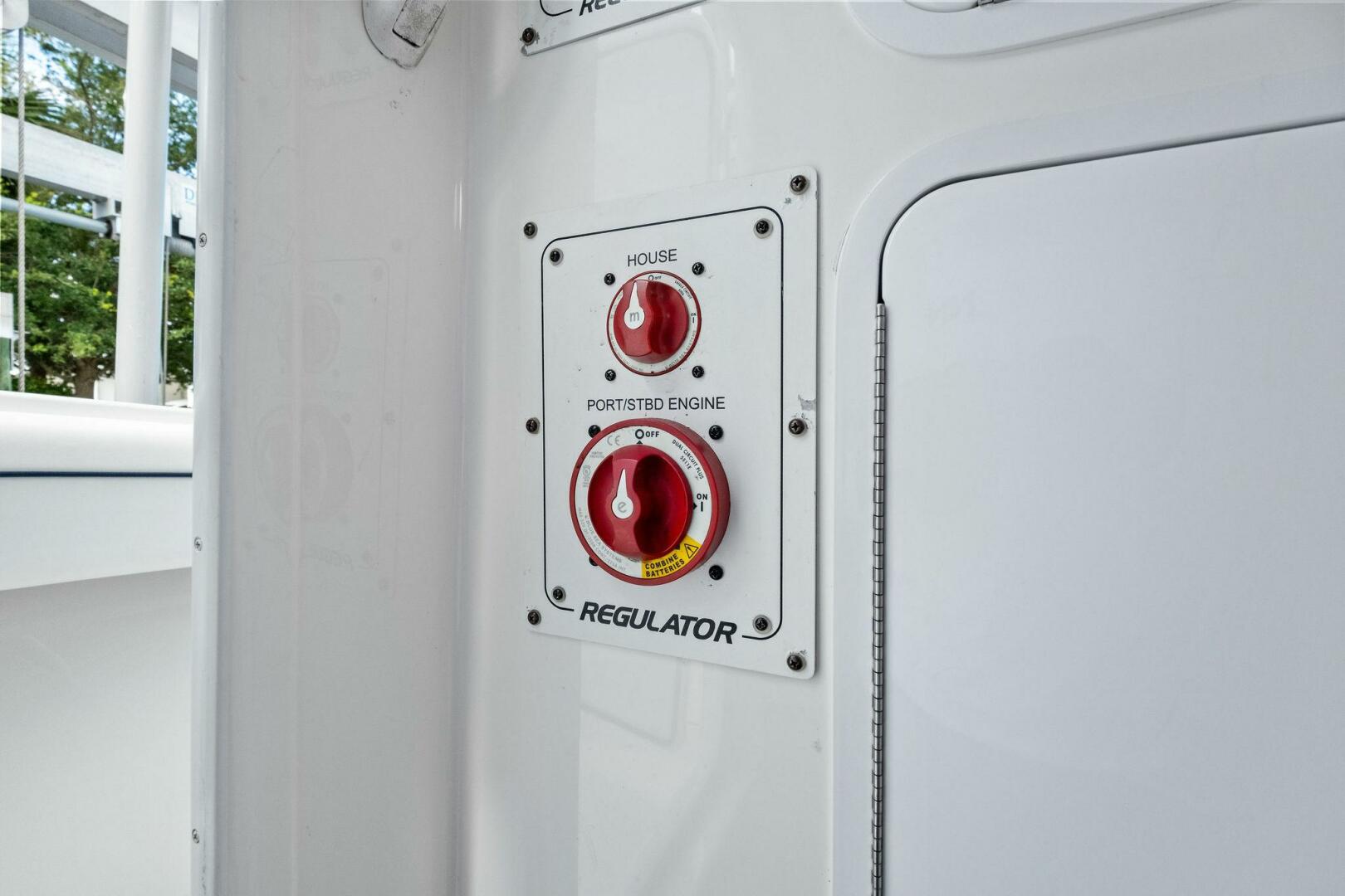 2012 Regulator 32