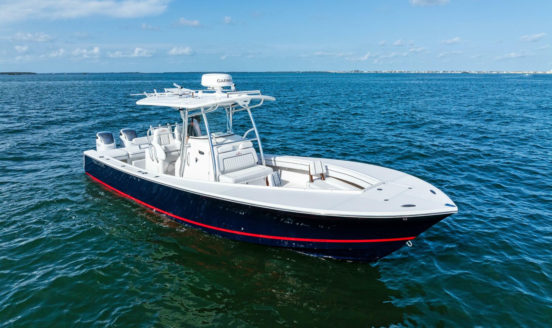 2012 Regulator 32 Profile