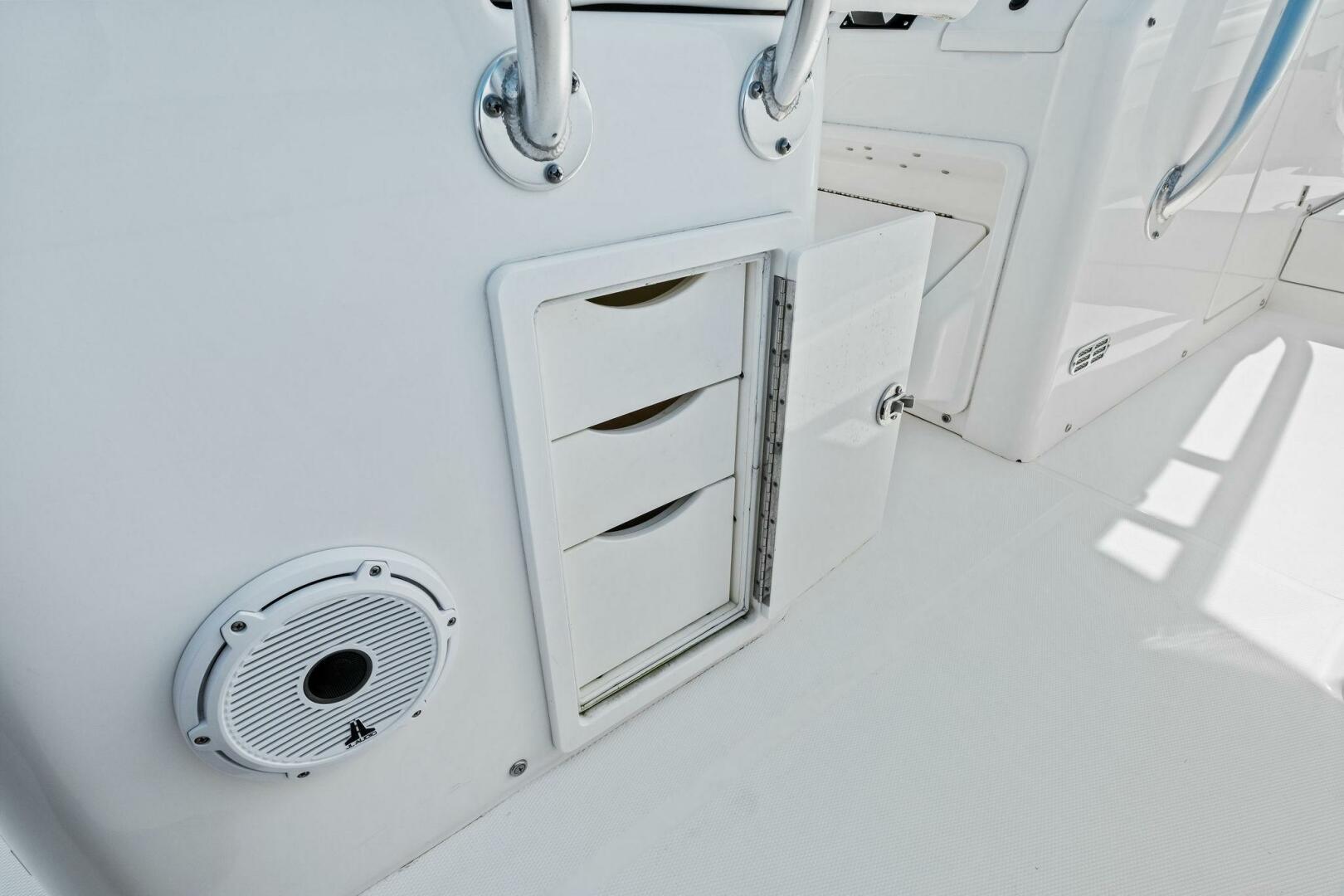 2012 Regulator 32