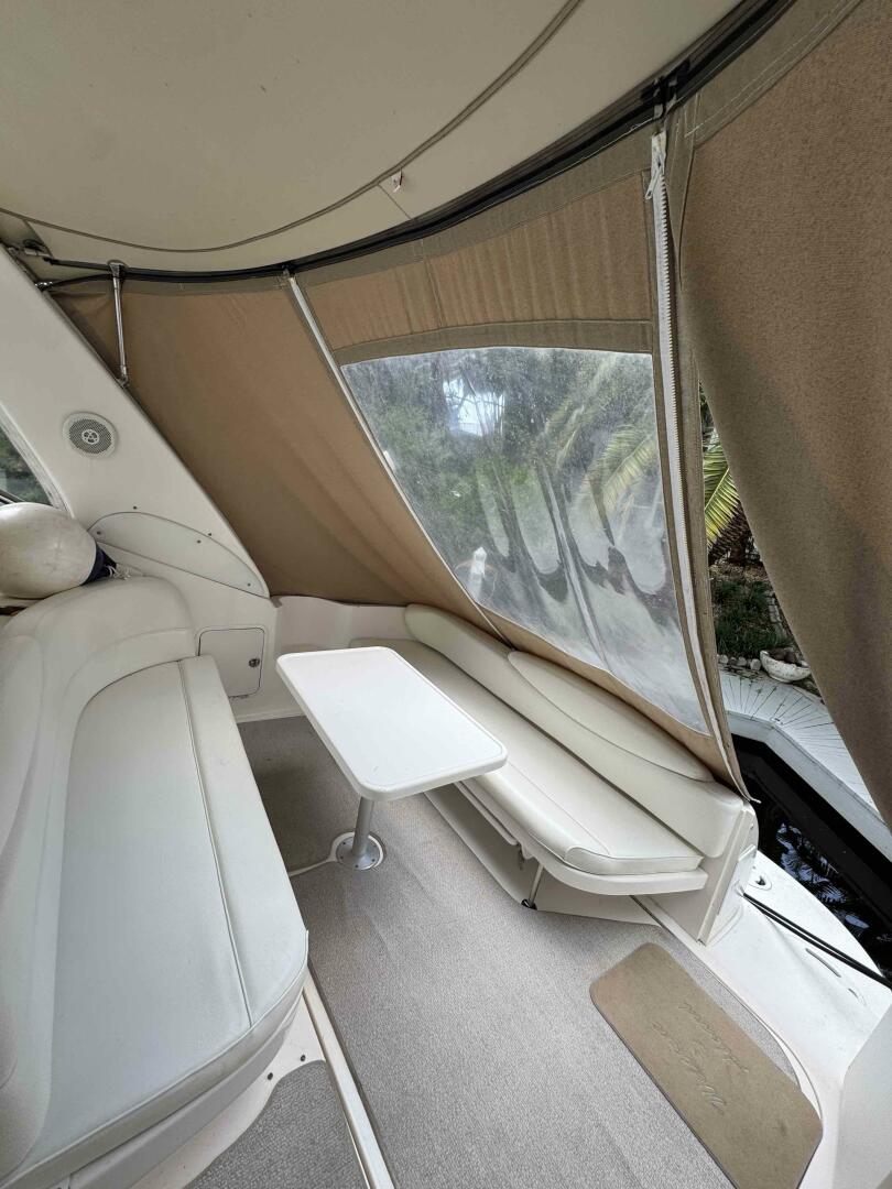 Searenity cockpit lounge