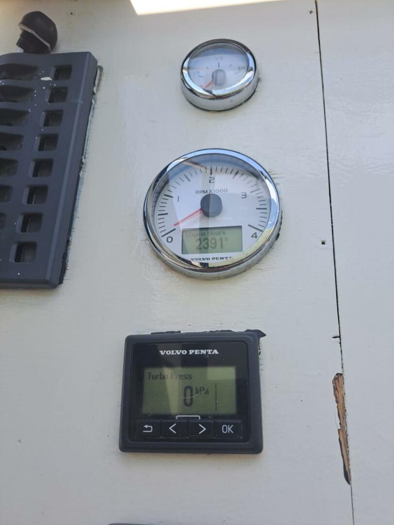 102ft Custom Yacht For Sale
