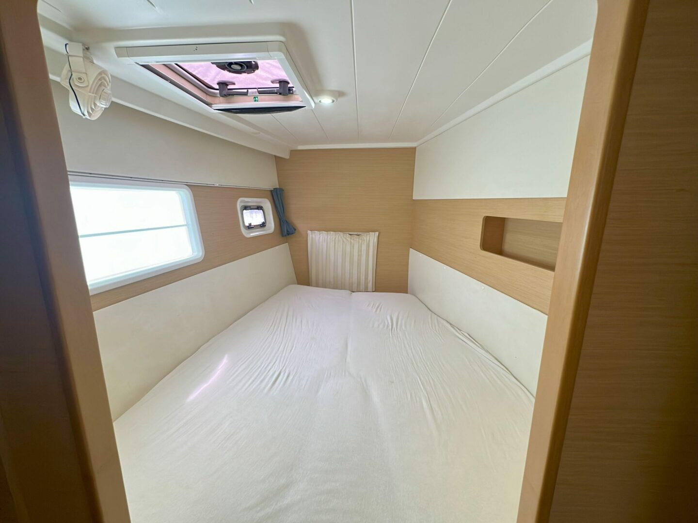 2012-lagoon-400-sail-9878984-20250721074855376-1.jpg