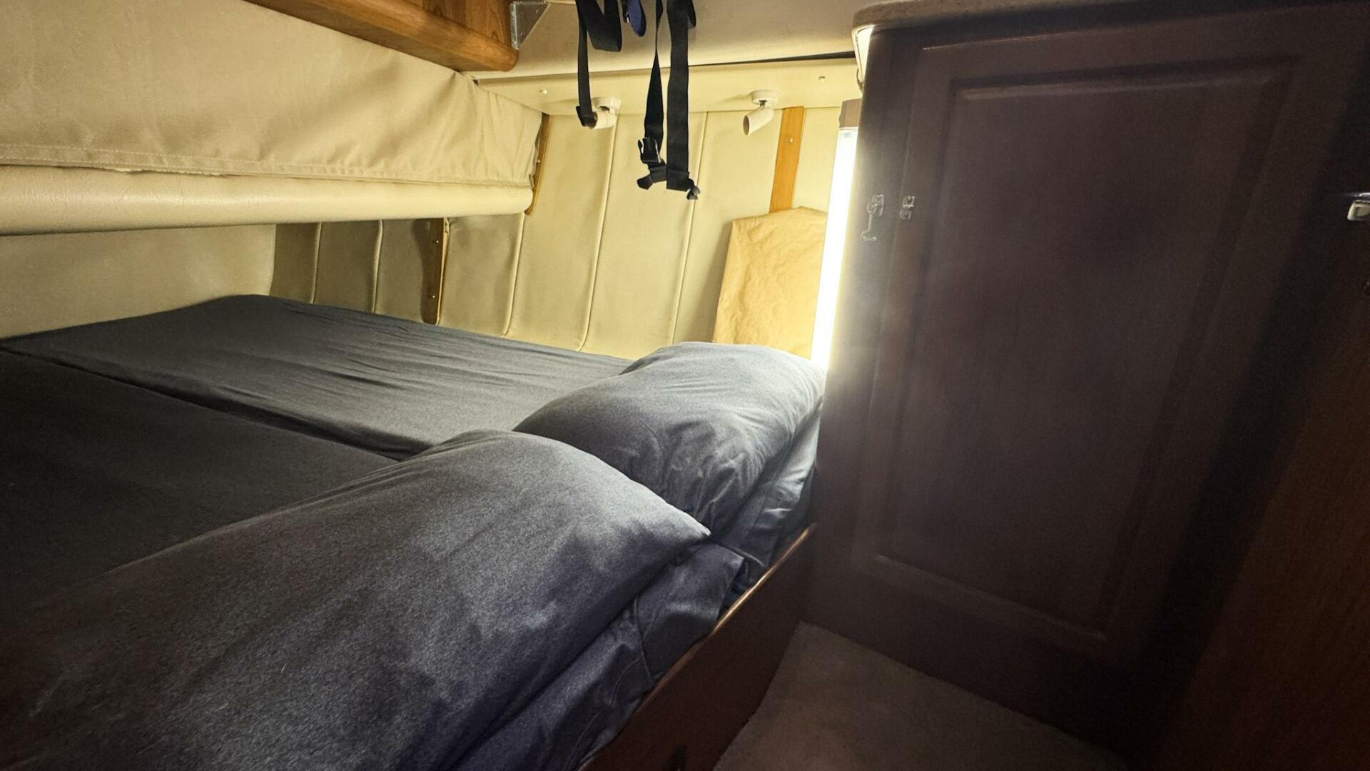 NoMo 39ft Mainship Yacht For Sale