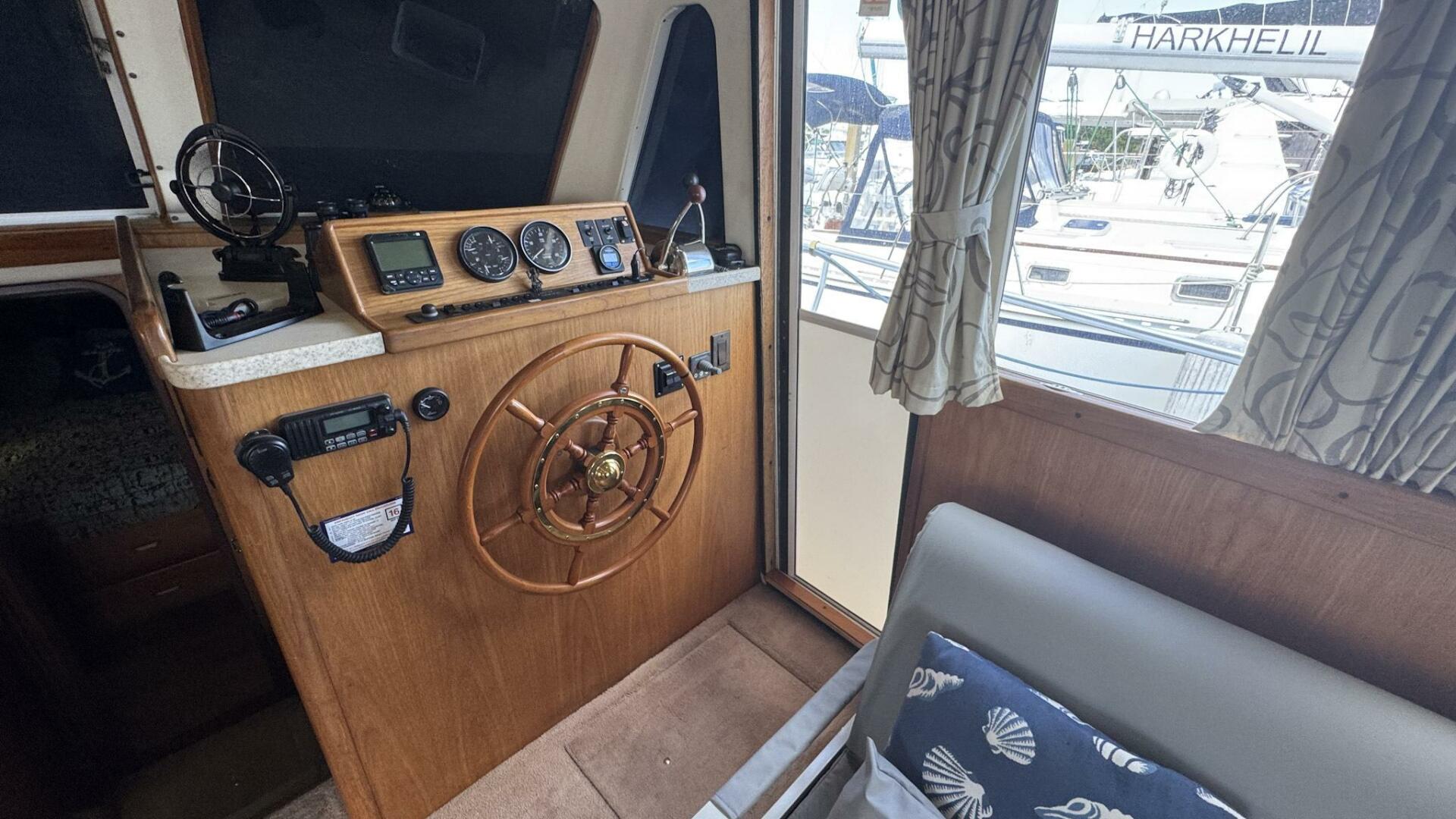 NoMo 39ft Mainship Yacht For Sale