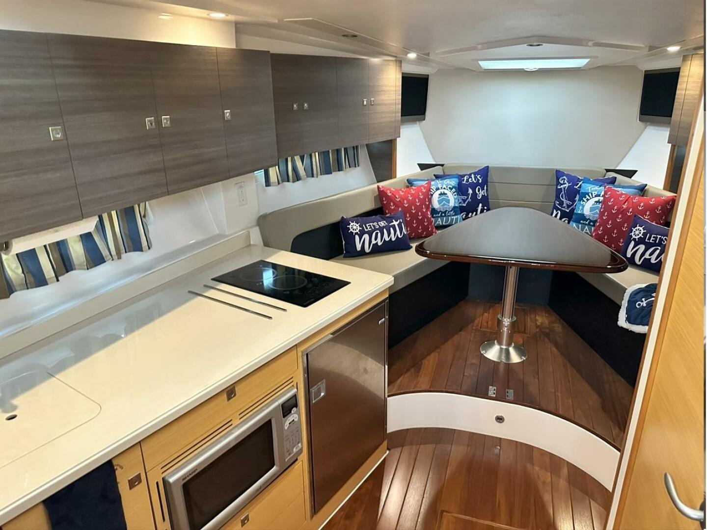 41ft Pursuit Yacht For Sale